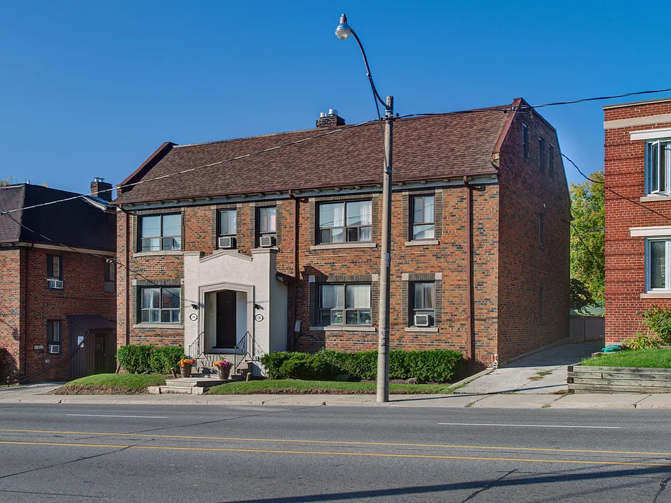 938 Avenue Rd #3