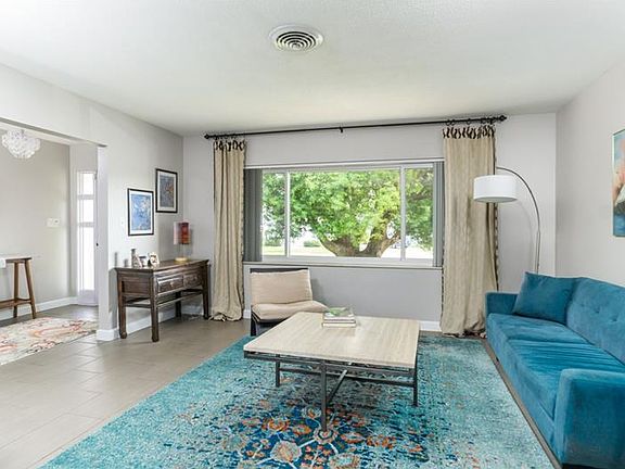 4th image of 3504 Edland Dr