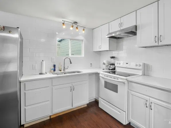 1108 3rd Ave N Trailer 27, Nampa, ID 83687