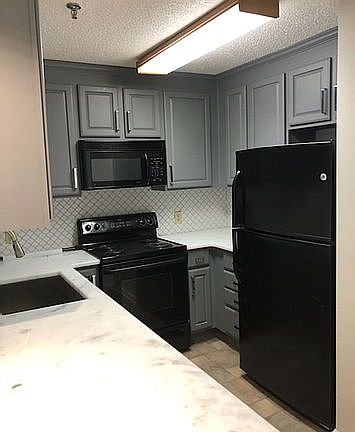 3rd image of 211 Heritage Blvd Suite 311