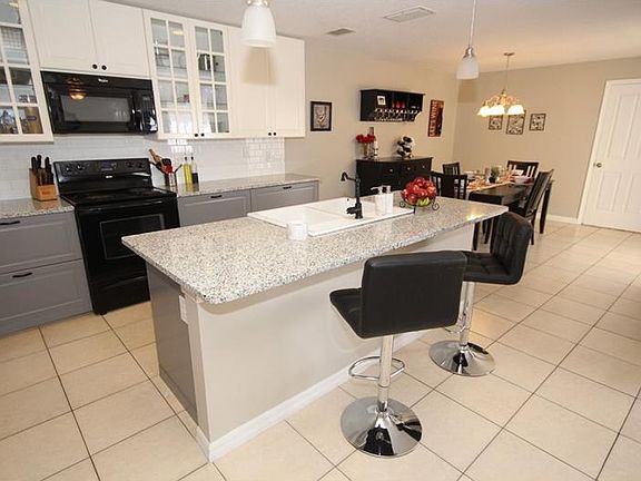 3rd image of 2531 Formax Dr