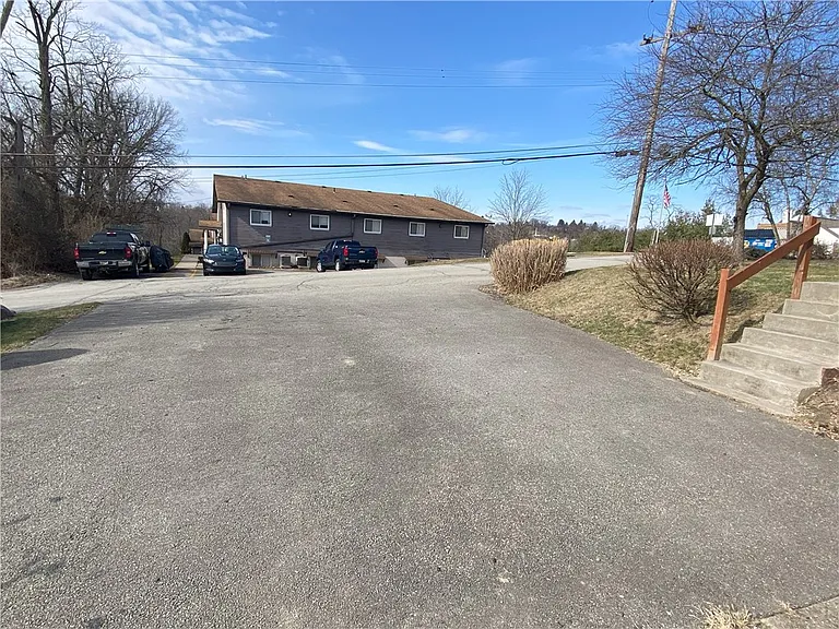 1025 Logan Rd — Photo 35