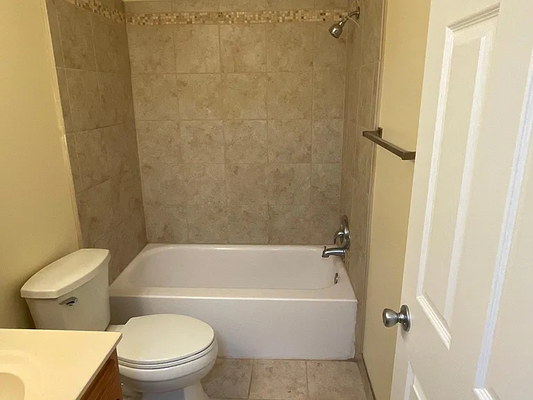 951 Barclay Ln — Photo 15