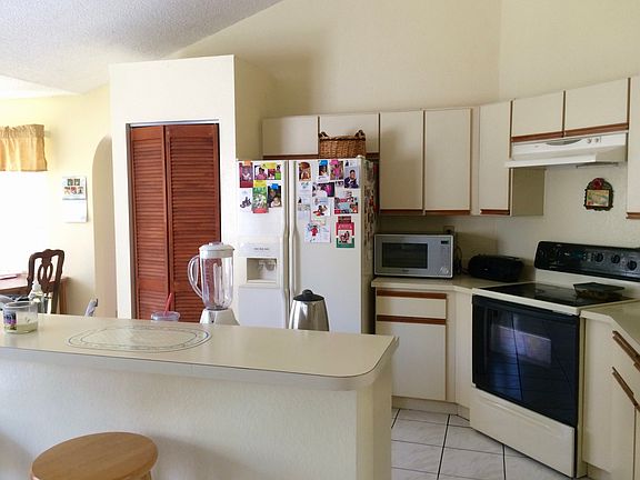 2nd image of 9510 Dunhill Dr
