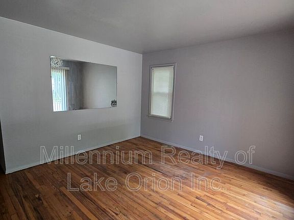 3rd image of 774 E Beverly Ave