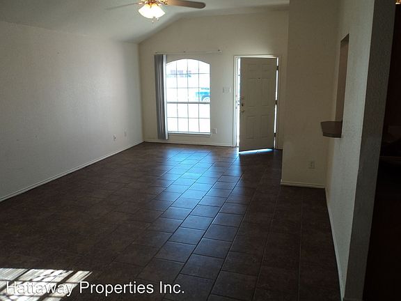 5th image of 3703 Woodrow Dr #B