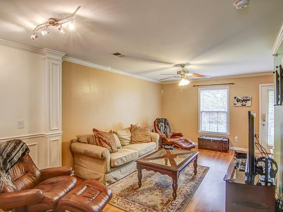 3rd image of 2305 Greenwood Dr #24