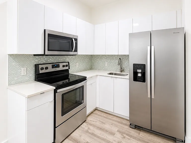6918 Bay Dr #6 — Photo 9