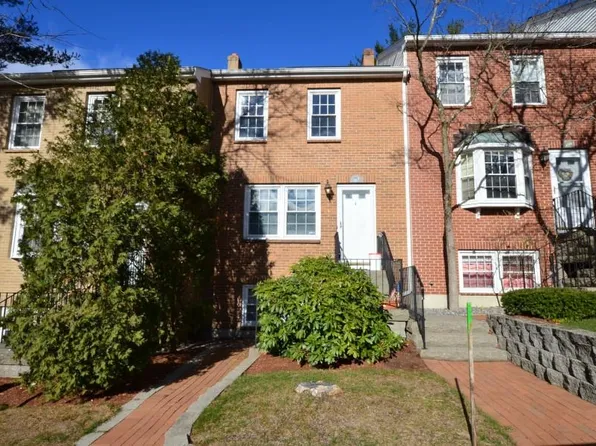 81 Derryfield Court, Manchester, NH 03104