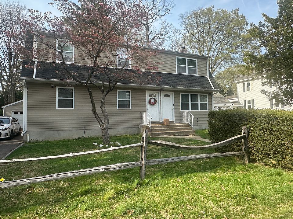 1st image of 90 Coles St APT 1
