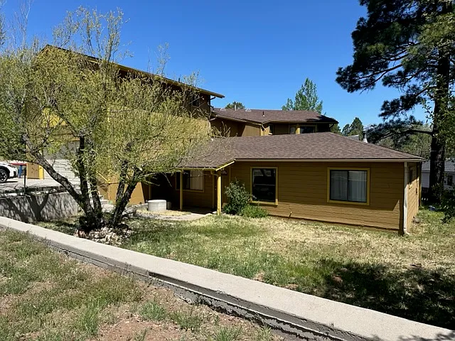 2 E Ridgecrest Dr — Photo 3
