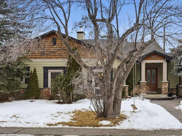 2623 Glenmount Dr SW, Calgary, AB T3E 4C2