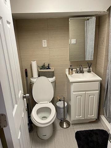 2nd image of 2539 38th St