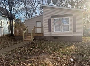 406 Oneida St, Waterloo, IA 50703