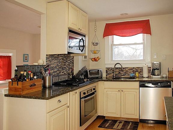 2nd image of 69 Primrose St