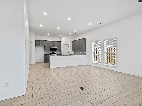 5th image of 5908 NW Ettie May St