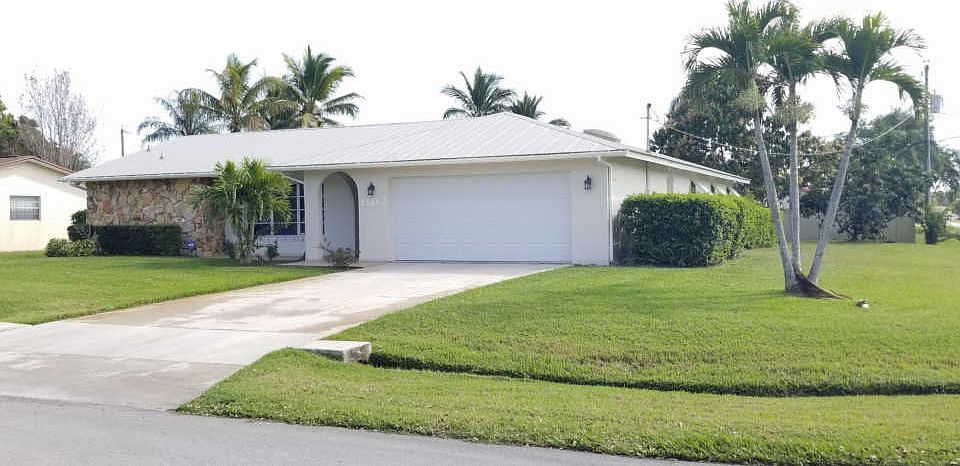 1st image of 1102 SE Mendavia Ave