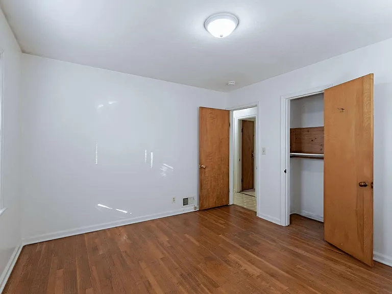 940 S 48th St — Photo 20