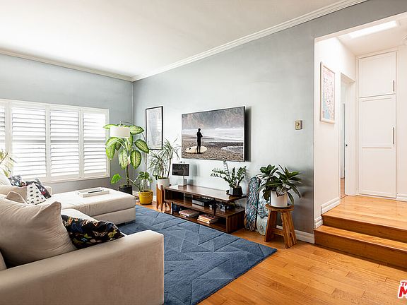 2nd image of 922 14th St APT 207