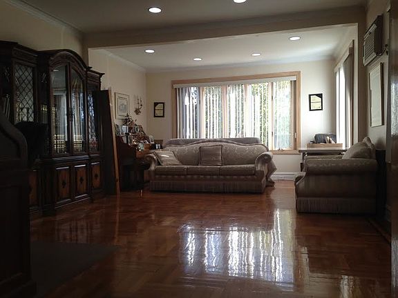 2nd image of 2805 Avenue S