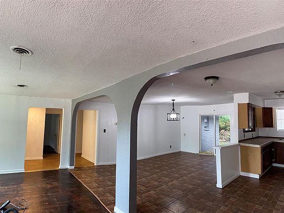 3rd image of 8944 Jennie Lee Cir