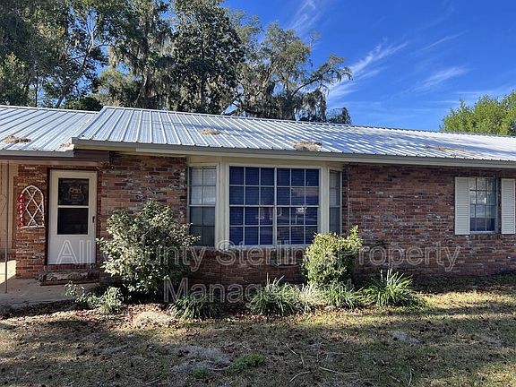 2nd image of 698 SE Llewellyn Ave