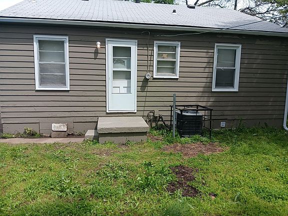 2nd image of 2840 Van Brunt Blvd