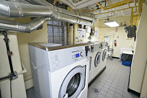 Sold by Anna Pinto Realty | media 7