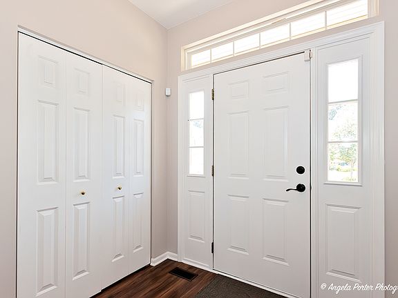 2nd image of 1906 Applewood Dr