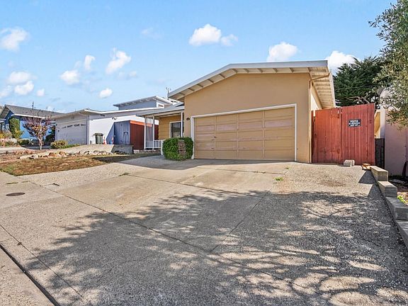 3rd image of 340 Evergreen Dr