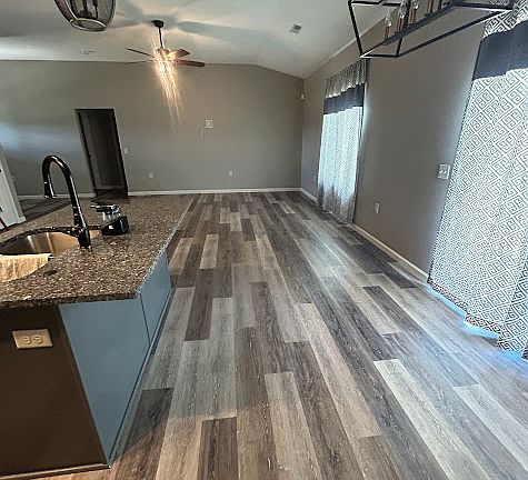 3rd image of 1625 Murray Ln