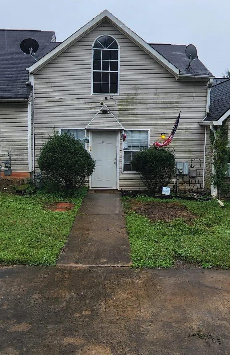 2 bed, 1050 sqft, $1,350 — Photo 1