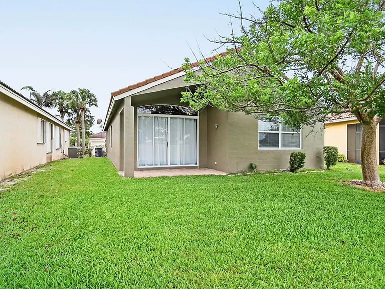 671 NW Stanford Ln — Photo 20