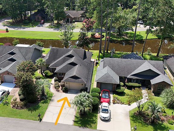 3rd image of 114 Boxwood Ln.