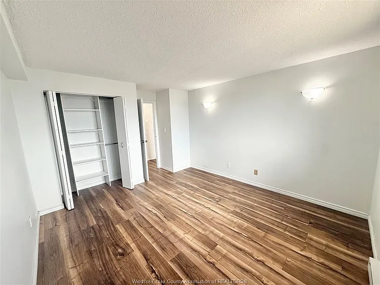 3936 Wyandotte St E #801 — Photo 16