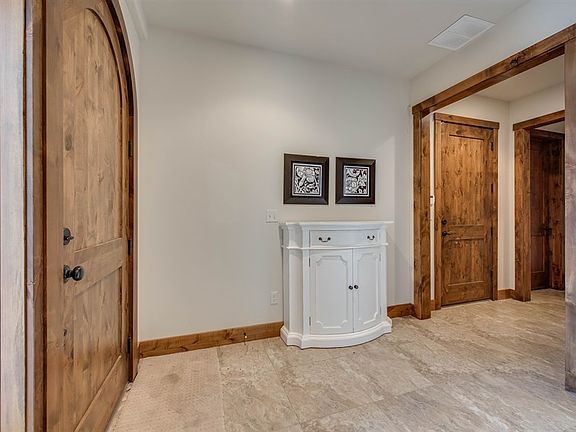 3rd image of 4195 Fairway Ln