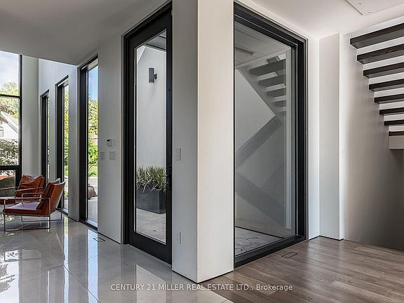 5th image of 2384 Belyea St