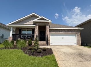 5699 Guinevere Ln, Milton, FL 32583