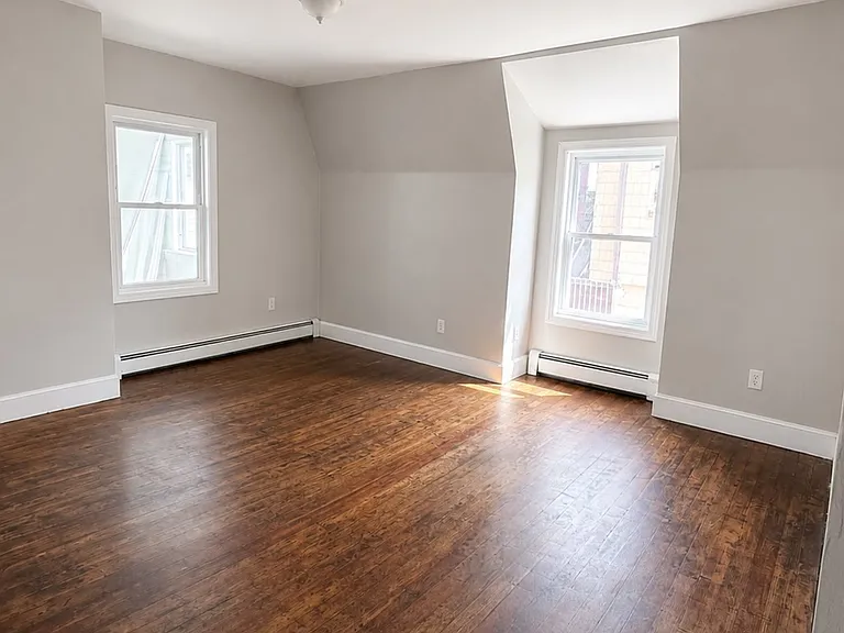 45 Carleton St #2 — Photo 8