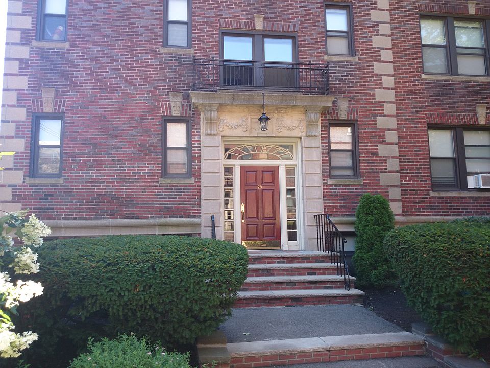 2nd image of 28 Park St APT 2
