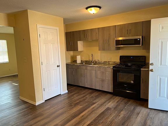 3rd image of 4 Village Dr APT 1
