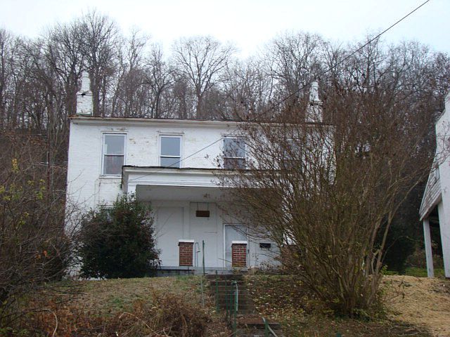 1st image of 520 W Second St