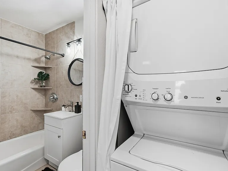 2606 Juan St — Photo 16