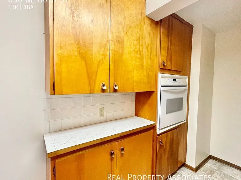 850 NE 86th St — Photo 10