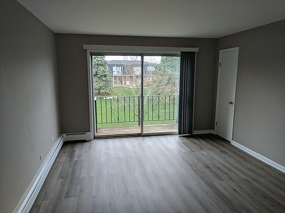 4th image of 9820 El Cameno Ln APT 2W