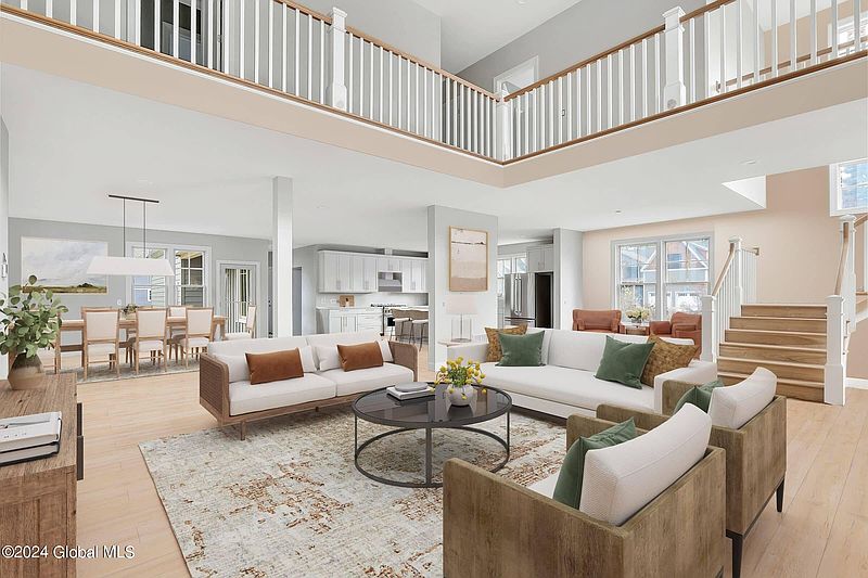 3rd image of 18 Aurora Avenue