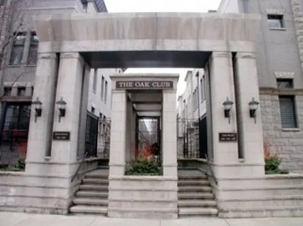950 N Clark St #43C, Chicago, IL 60610
