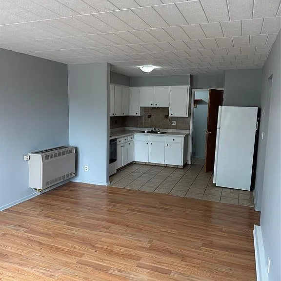 536 Aylmer Ave #201 — Photo 5