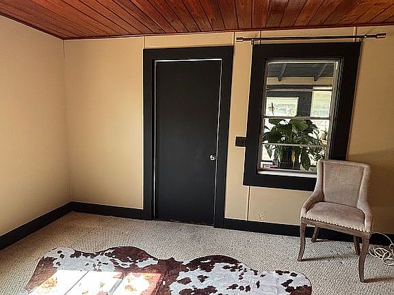 5th image of 400 Virginia St