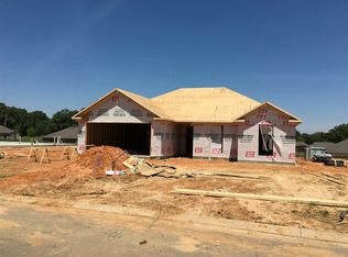 72 Little Brook Ln, Jackson, TN 38305